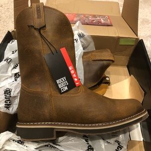 BNIB Rocky boots as 12
